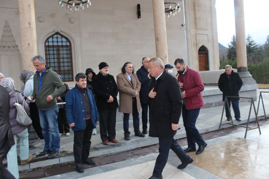 İYİ PARTİLİ MİL. ADAY A. AV. HAKAN ŞEREF OLGUN CENAZE NAMAZINA KATILDI 