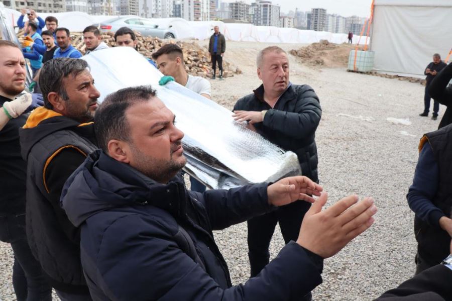 Yaraları sarmak için tüm gücümüzle çalışıyoruz.