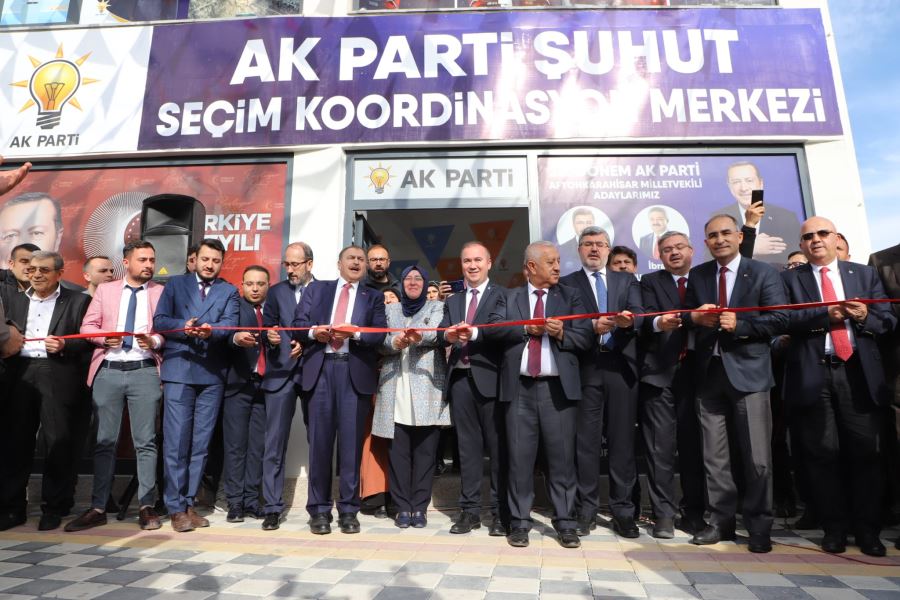 AK PARTİ TAM KADRO İLÇELERDE BAYRAMLAŞTI