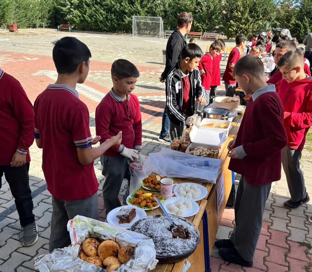 Şehit Yasin Çubuk Erkek Anadolu İmam Hatip Lisesinde Kermes Heyecanı