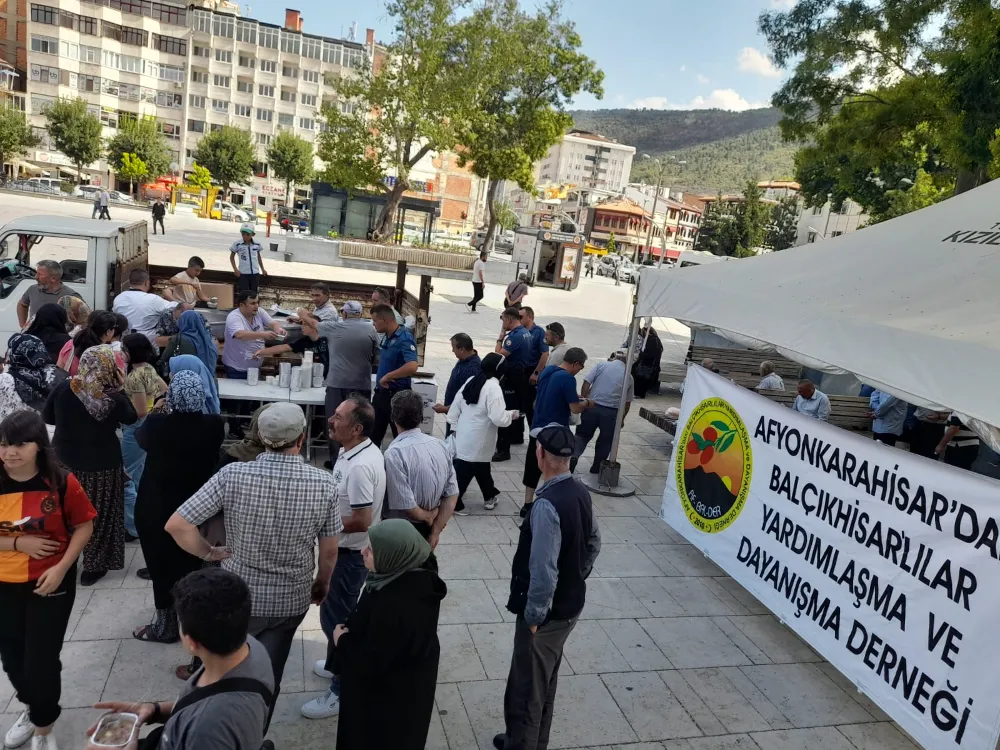 Balçıkhisarlılar Yardımlaşma ve Dayanışma Derneğinden Aşure İkramı 